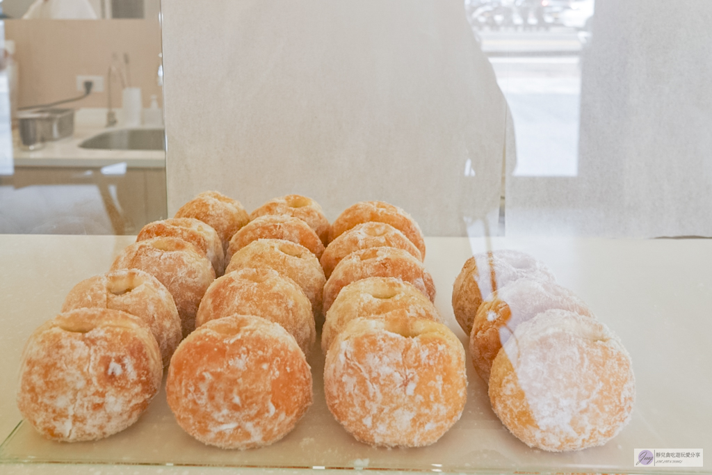 桃園美食-Chubby Doo Donut Store-新開幕！顏值最浮誇的熱帶水果/義式甜甜圈Bomboloni @靜兒貪吃遊玩愛分享