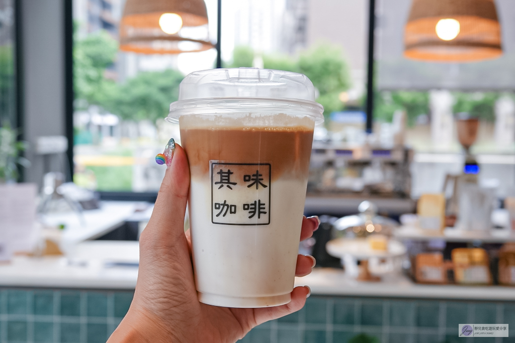 桃園美食-Chīwit Coffee Bar 其味咖啡2店-4.9顆星超高評論！外帶為主的咖啡店！鄰近中路特區 @靜兒貪吃遊玩愛分享