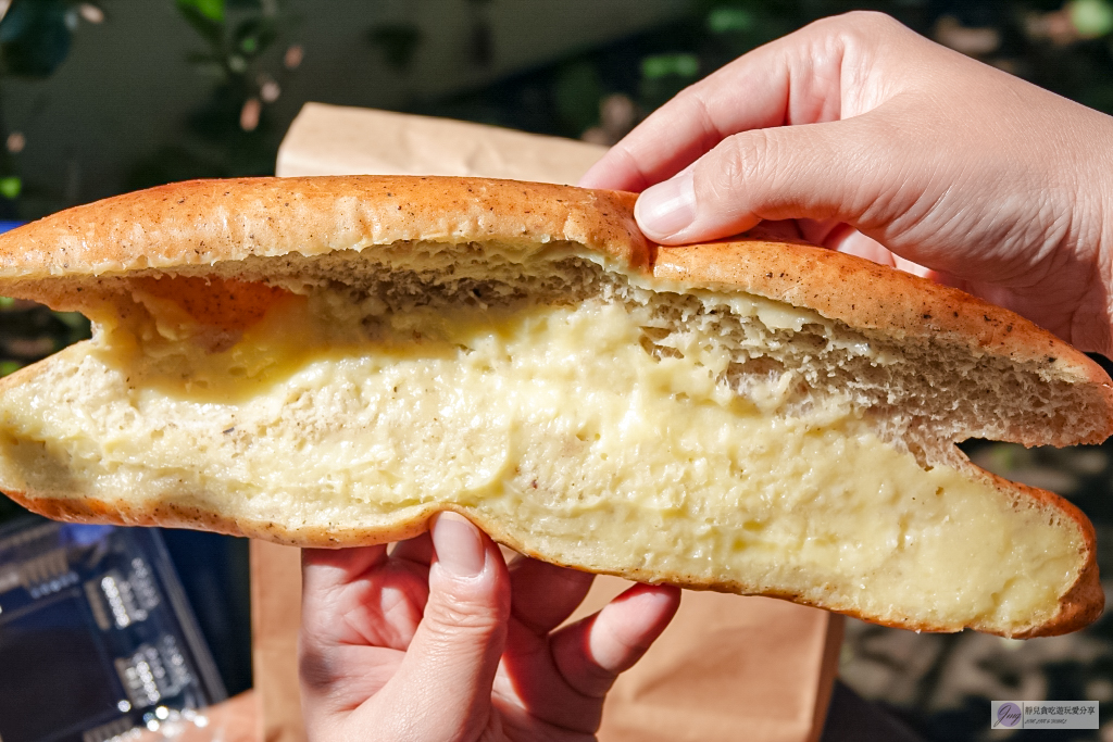 桃園龍潭美食-農場麵包Farm Bread-復古老宅裡的老麵麵包，多達40種以上口味，海鹽捲、貝果、生吐司銷售常勝軍 @靜兒貪吃遊玩愛分享