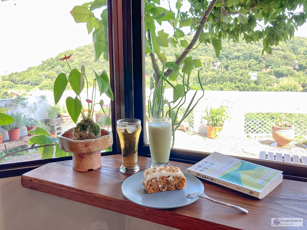 桃園楊梅美食-找一個地方-偽歐洲了浪漫街景、偽香港的舊樓階梯，隱藏在社區內的秘境咖啡廳 @靜兒貪吃遊玩愛分享