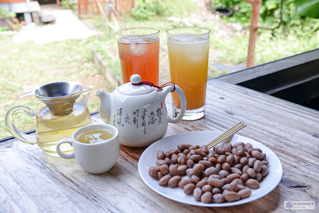 桃園龍潭美食-石坪茶屋-隱藏於石門水庫後的秘境！一甲子紅磚古厝老茶屋 @靜兒貪吃遊玩愛分享