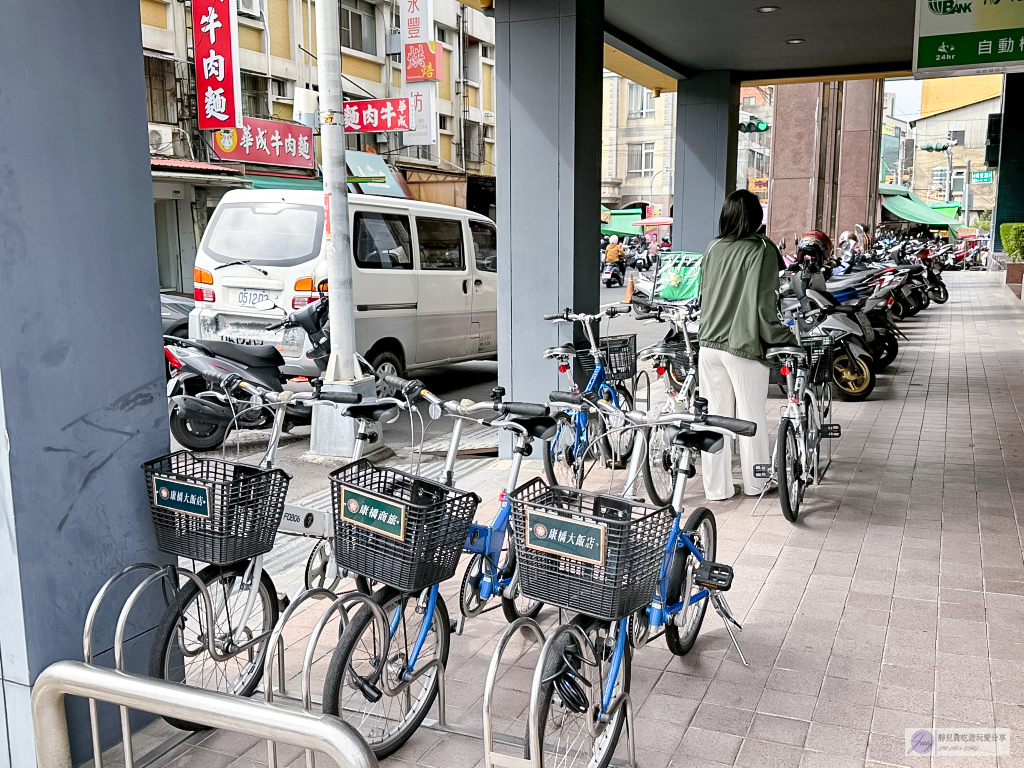 彰化住宿-康橋商旅 彰化員林館-商務四人房平均一人一千初高CP值 24HR免費自助吧 免費洗脫烘 @靜兒貪吃遊玩愛分享