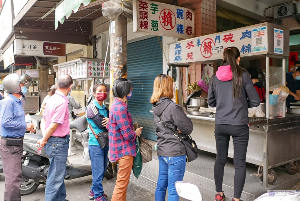 彰化員林美食-東門賴家碗粿-超過60年老字號！在地古早味排隊銅板小吃，芋蔥超大顆才25元 @靜兒貪吃遊玩愛分享