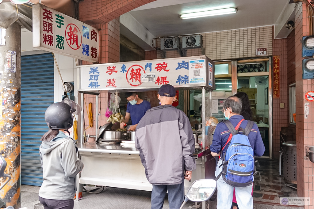 彰化員林美食-東門賴家碗粿-超過60年老字號！在地古早味排隊銅板小吃，芋蔥超大顆才25元 @靜兒貪吃遊玩愛分享