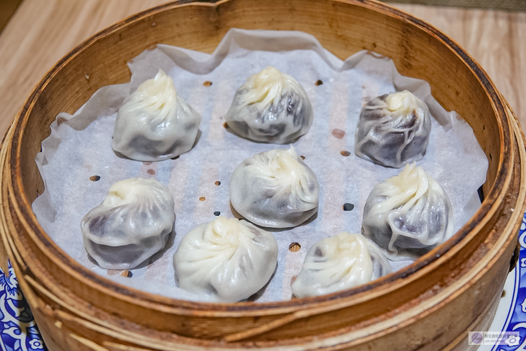 桃園美食-一鋒杭麵食館-桃園小鼎泰豐！皮薄多汁的蝦仁燒賣，很有水準的排骨蛋炒飯 @靜兒貪吃遊玩愛分享