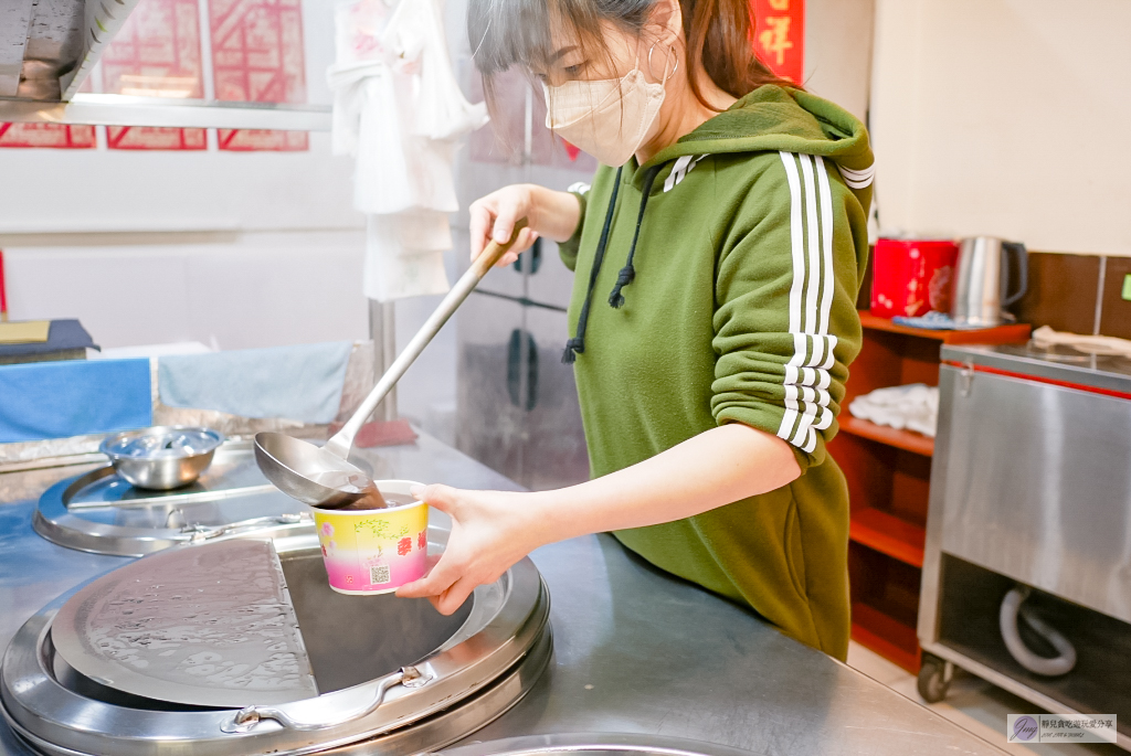 桃園平鎮美食-紅豆桑冷熱甜品專賣店(上海路)-天天現煮 任選四種配料只要45元，冷熱豆花、紅豆湯、燒仙草，免費續甜湯 @靜兒貪吃遊玩愛分享