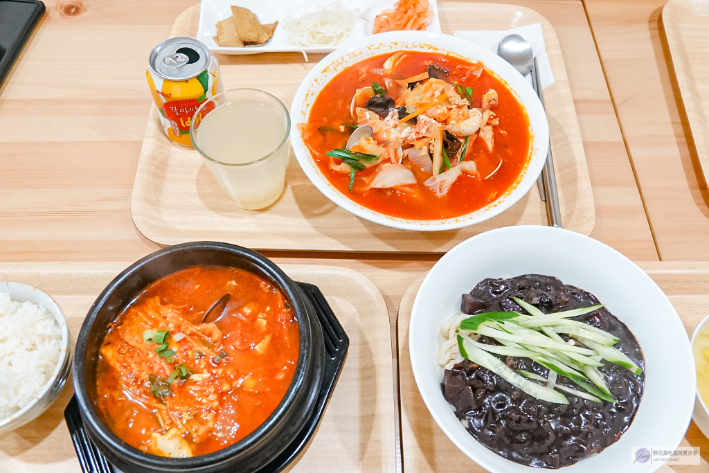 桃園美食-집밥 家飯韓食堂-簡約溫馨的韓式料理店，辣豆腐鍋、石鍋拌飯必點/鄰近藝文特區 @靜兒貪吃遊玩愛分享