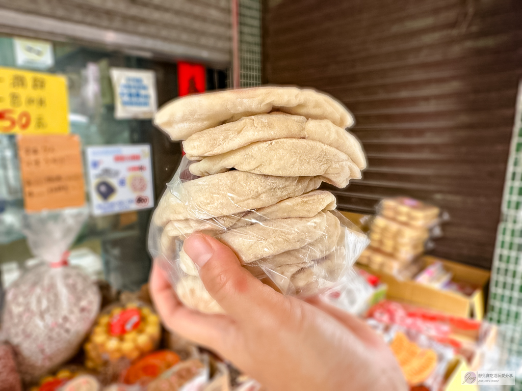 新竹美食-德龍商店-全台僅此一家！經營至今超過50年，隱藏在柑仔店裡，超厲害古早味零嘴水潤餅 @靜兒貪吃遊玩愛分享