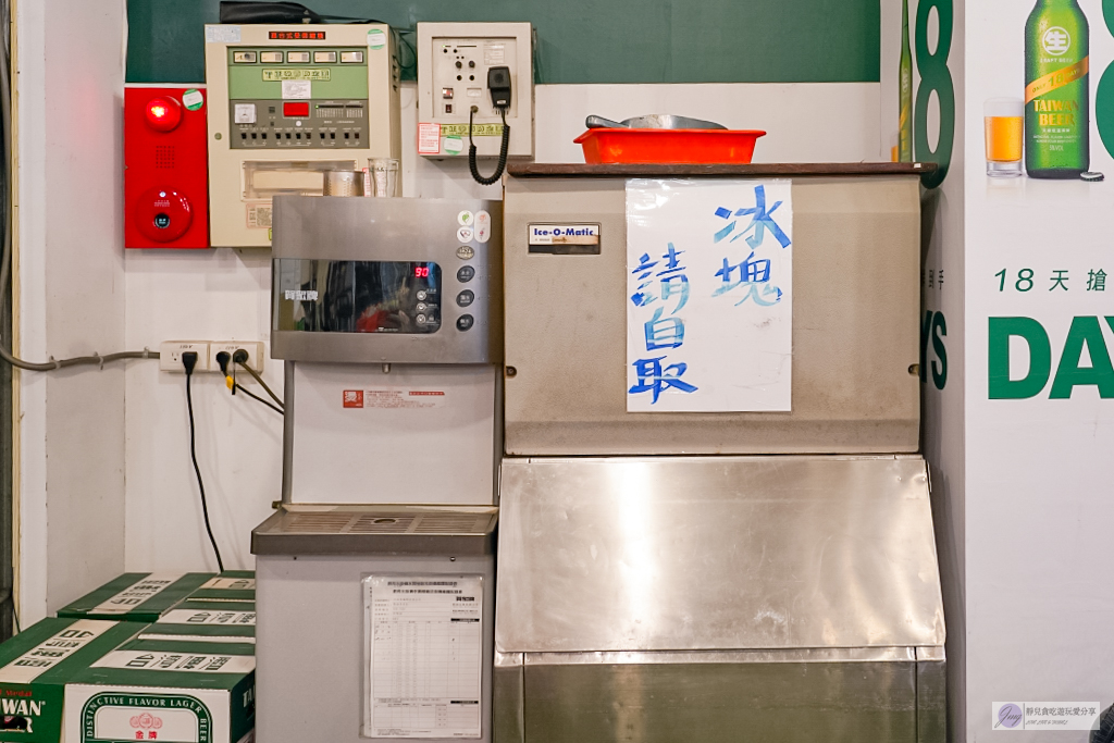 桃園美食-大白鯊海產-鬧中取靜的中式復古庭園，老字號人氣熱炒/鄰近經國轉運站 @靜兒貪吃遊玩愛分享