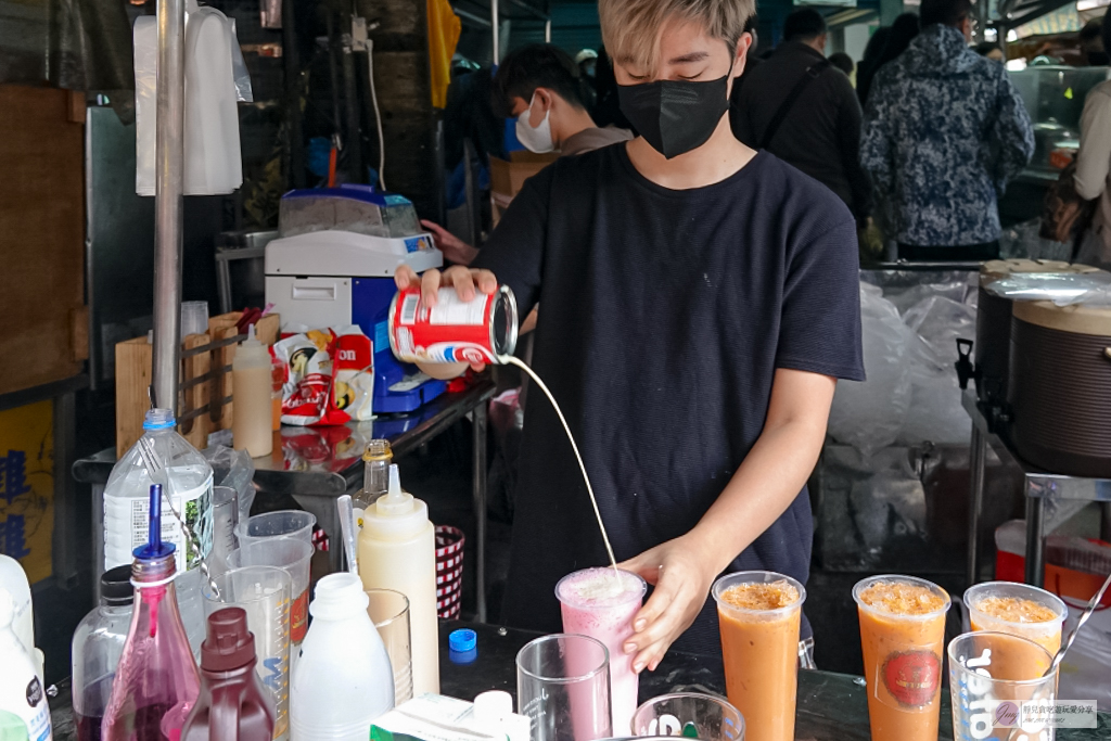 桃園中壢美食-泰茶枋ชาไทย-排隊人氣飲品！道地的泰式奶茶、泰式奶綠/忠貞市場美食推薦 @靜兒貪吃遊玩愛分享