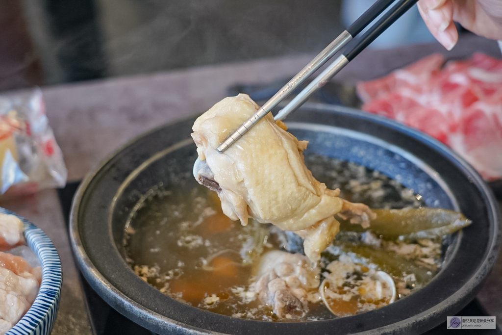 新竹竹北美食-超人氣排隊名店！一吃就圈粉的台式爆炒火鍋/狂一鍋 竹北插旗 @靜兒貪吃遊玩愛分享