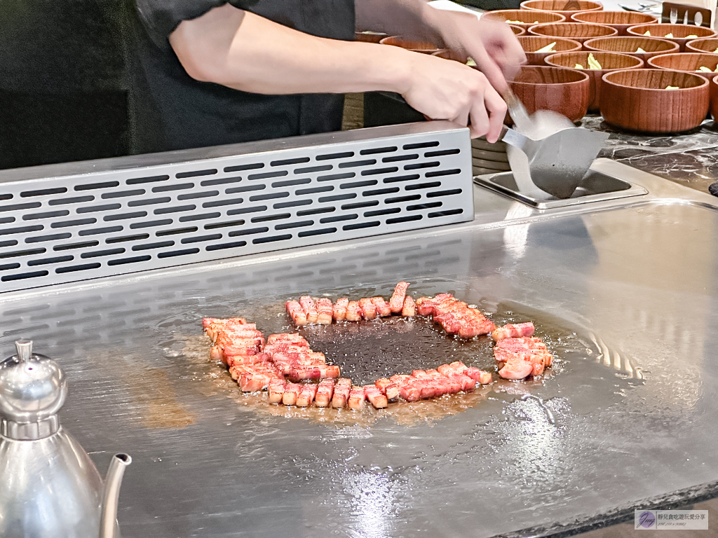 桃園中壢美食-三鉄鐵板燒-預約制！高CP值無菜單料理，880元海大蝦和牛排雙主餐皆在水準之上 @靜兒貪吃遊玩愛分享