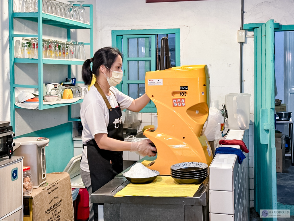 金門烈嶼美食-嘉年華冰菓室-復古理髮廳改造！復古老街裡的特色古早味刨冰/小金門冰店 @靜兒貪吃遊玩愛分享