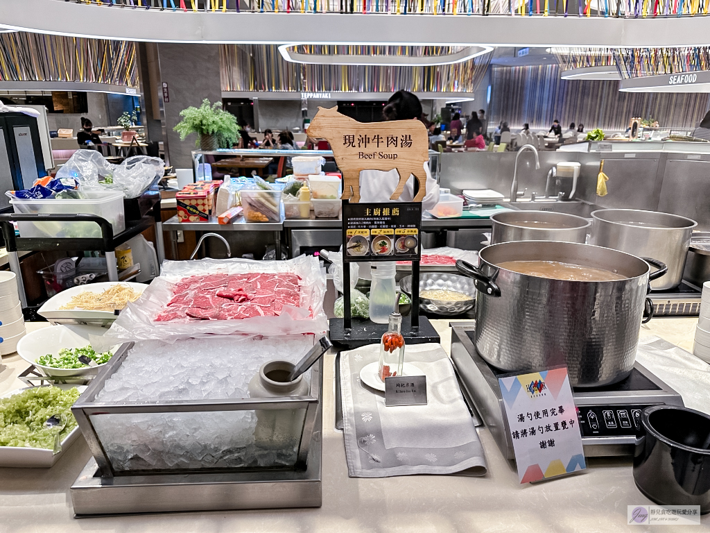 桃園蘆竹美食-漢來海港餐廳-2023漢來海港甜點季開跑，超澎湃海鮮CP值超高，魔洛、聖多諾黑、香蕉杏仁塔等必吃推薦 @靜兒貪吃遊玩愛分享