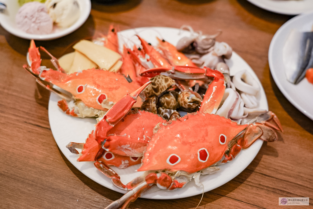 桃園蘆竹美食-漢來海港餐廳-2023漢來海港甜點季開跑，超澎湃海鮮CP值超高，魔洛、聖多諾黑、香蕉杏仁塔等必吃推薦 @靜兒貪吃遊玩愛分享