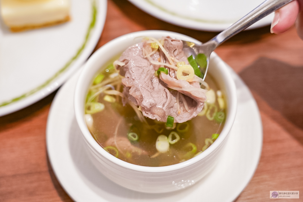 桃園蘆竹美食-漢來海港餐廳-2023漢來海港甜點季開跑，超澎湃海鮮CP值超高，魔洛、聖多諾黑、香蕉杏仁塔等必吃推薦 @靜兒貪吃遊玩愛分享