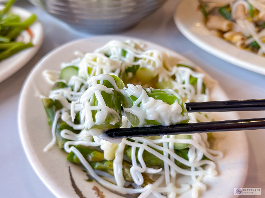 桃園美食-南平鵝肉專賣店-在地老字號人氣鵝肉店！早午餐到宵夜的好選擇，軟嫩多汁鵝肉、鵝腸、鵝肝、鵝胗、鵝心通通吃得到 @靜兒貪吃遊玩愛分享