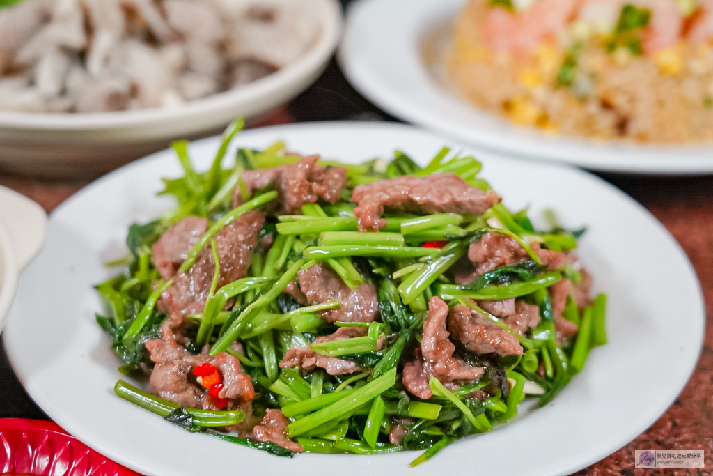 桃園美食-胖子牛肉-巷弄內在地60年老字號！人氣牛腩火鍋、雙蛋蝦仁炒飯份量驚人超有誠意 @靜兒貪吃遊玩愛分享