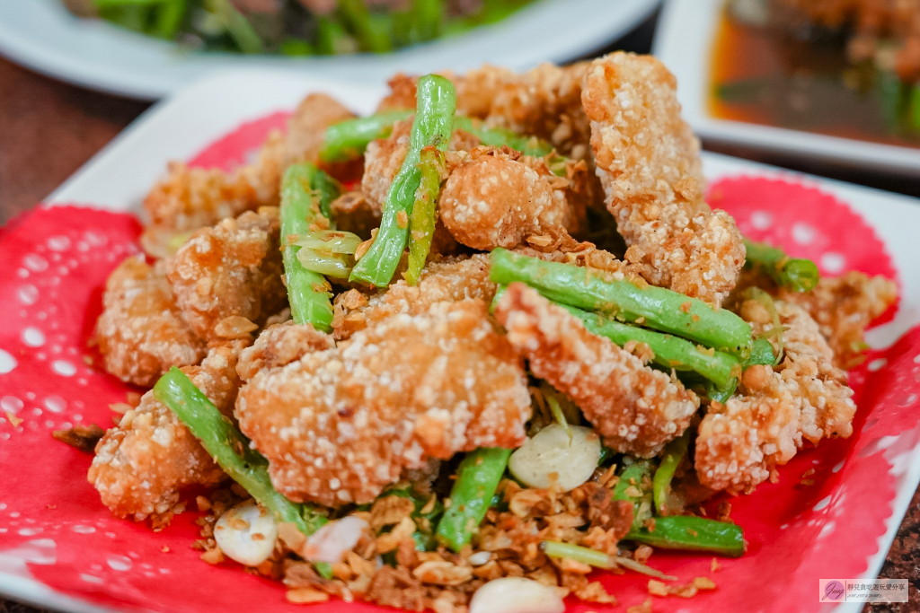 桃園美食-胖子牛肉-巷弄內在地60年老字號！人氣牛腩火鍋、雙蛋蝦仁炒飯份量驚人超有誠意 @靜兒貪吃遊玩愛分享