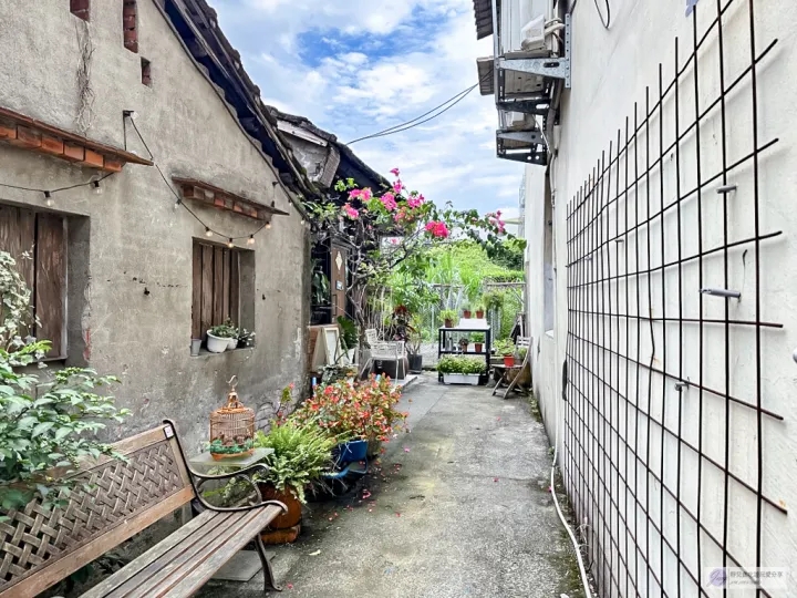 宜蘭美食-花宅咖啡HUA Cafe-隱藏在胡同裡的老宅！麵茶椪餅冰淇淋創意新滋味/鄰近宜蘭河濱公園 @靜兒貪吃遊玩愛分享