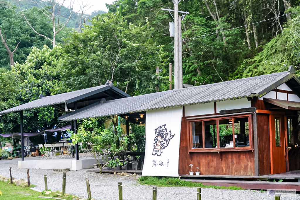 南投魚池美食-湖の怪物-秒飛日本！採預約制！傳統紅龜粿秒變日式文青茶點，嗨營業中拍攝地 @靜兒貪吃遊玩愛分享