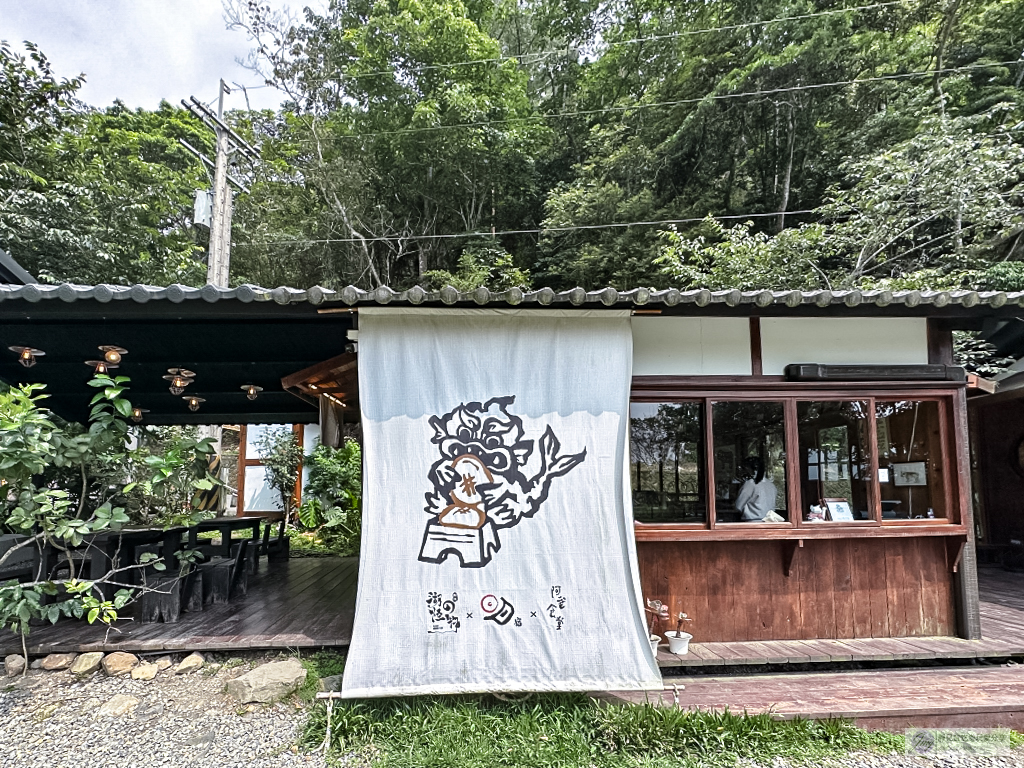 南投魚池美食-湖の怪物-秒飛日本！採預約制！傳統紅龜粿秒變日式文青茶點，嗨營業中拍攝地 @靜兒貪吃遊玩愛分享