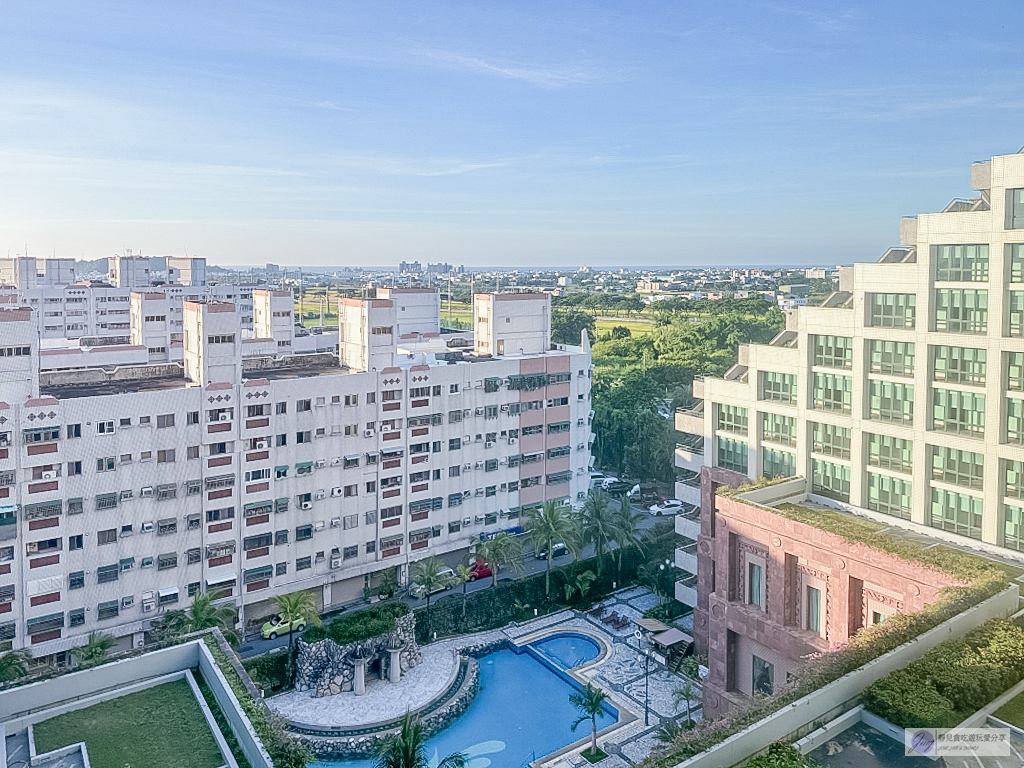 台東住宿-娜路彎大酒店-全台首創戶外鹹水泳池！原住民風格房，免費美人湯、親子互動區、早餐Buffet吃到飽 @靜兒貪吃遊玩愛分享