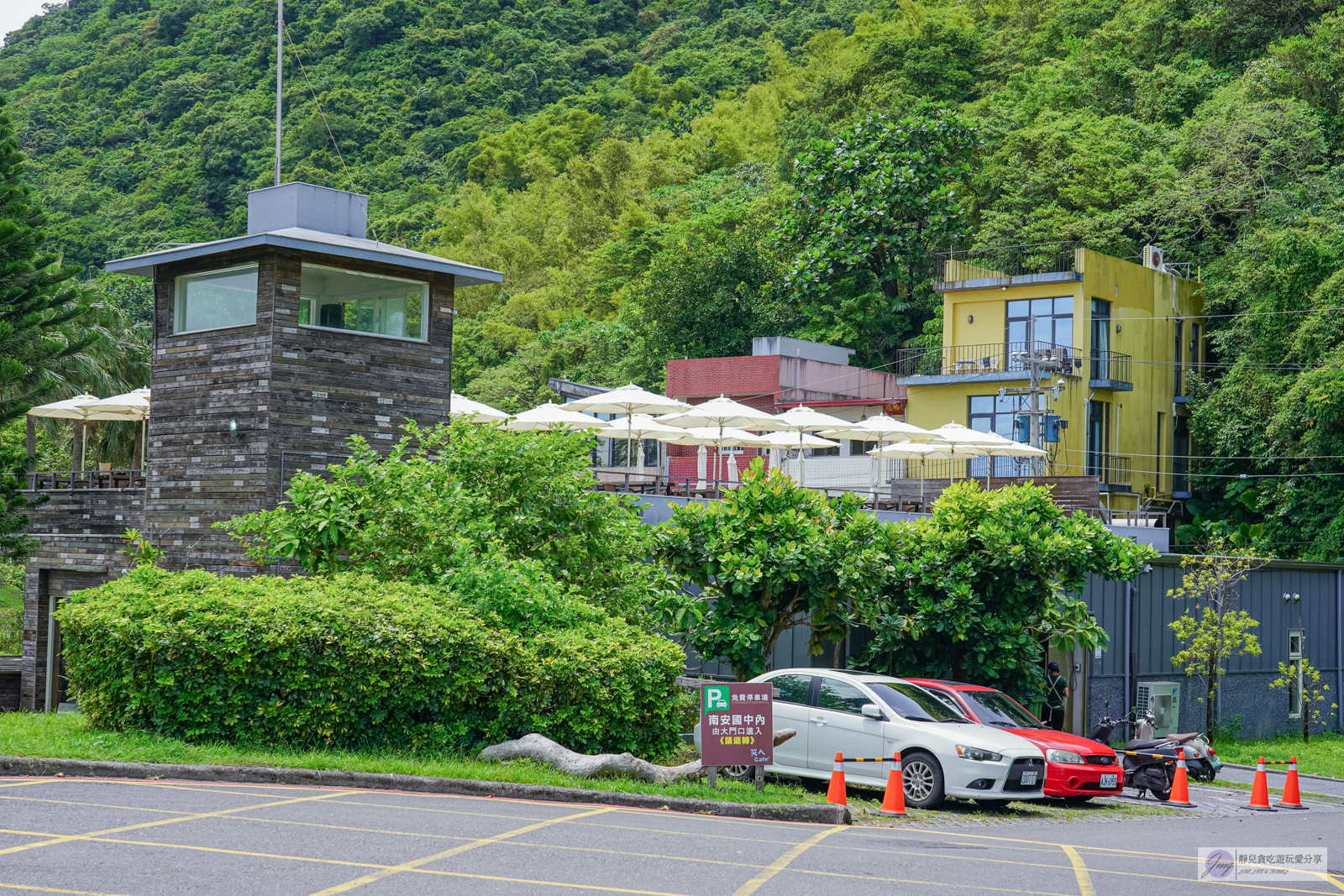 宜蘭蘇澳美食-笑ㄟCafe-海景第一排！！超Chill的度假風格咖啡廳，窯烤薄餅披薩最低只要260元/鄰近內埤海水浴場 @靜兒貪吃遊玩愛分享