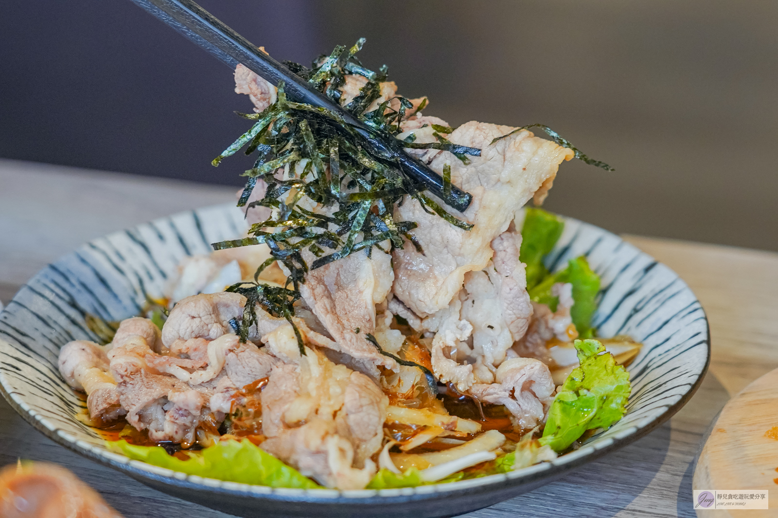 桃園蘆竹美食-樂壽司•Raku美式壽司專賣-超狂！！點多少算多少，超過720升級吃到飽，多達28種美式創意壽司超有料/鄰近南崁市場 @靜兒貪吃遊玩愛分享