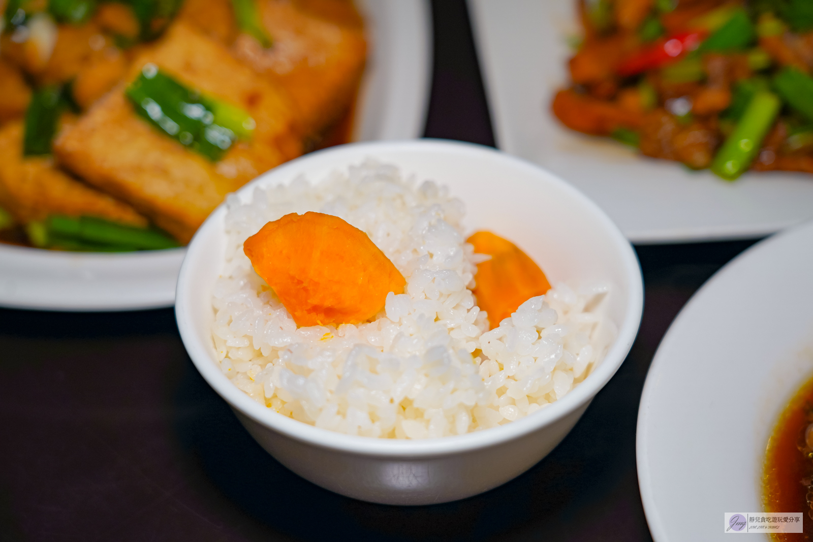 桃園楊梅美食-八方園客家餐廳-百年三合院古厝！道道無雷的客家料理，軟嫩美味的燜鴨必點/鄰近楊梅交流道 @靜兒貪吃遊玩愛分享