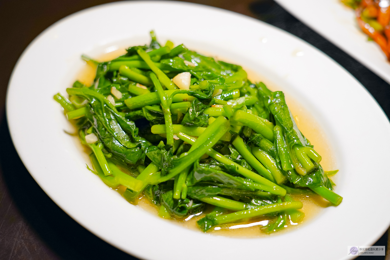 桃園楊梅美食-八方園客家餐廳-百年三合院古厝！道道無雷的客家料理，軟嫩美味的燜鴨必點/鄰近楊梅交流道 @靜兒貪吃遊玩愛分享