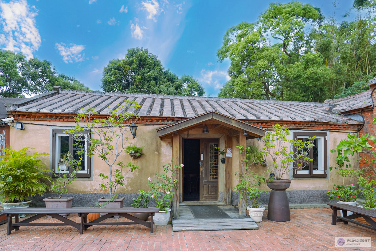 桃園楊梅美食-八方園客家餐廳-百年三合院古厝！道道無雷的客家料理，軟嫩美味的燜鴨必點/鄰近楊梅交流道 @靜兒貪吃遊玩愛分享