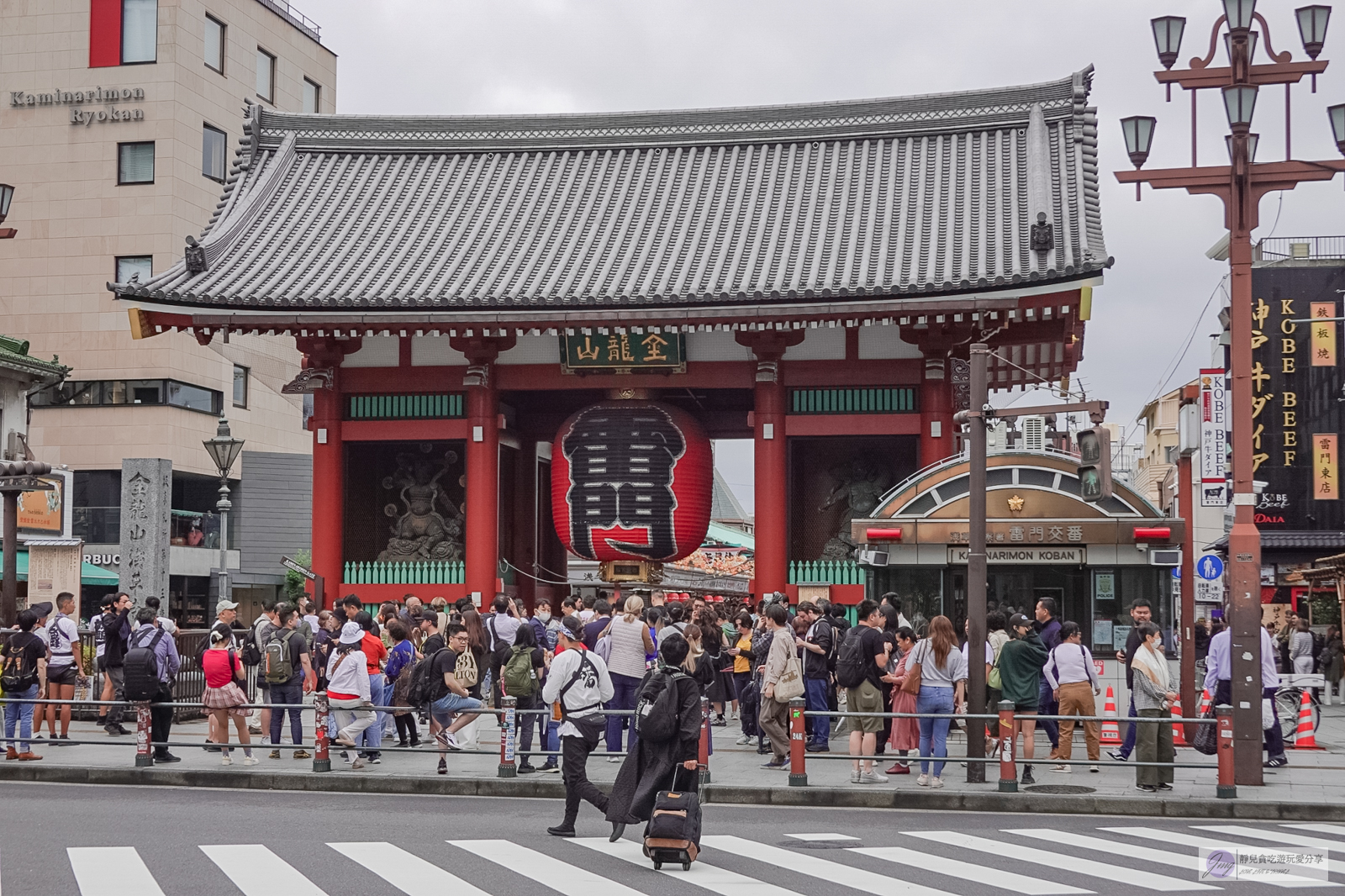 日本東京景點-淺草寺 雷門-東京最古老的寺院！擁有千年歷史的東京必訪景點、美食，水上巴士飽覽整個城鎮風景 @靜兒貪吃遊玩愛分享