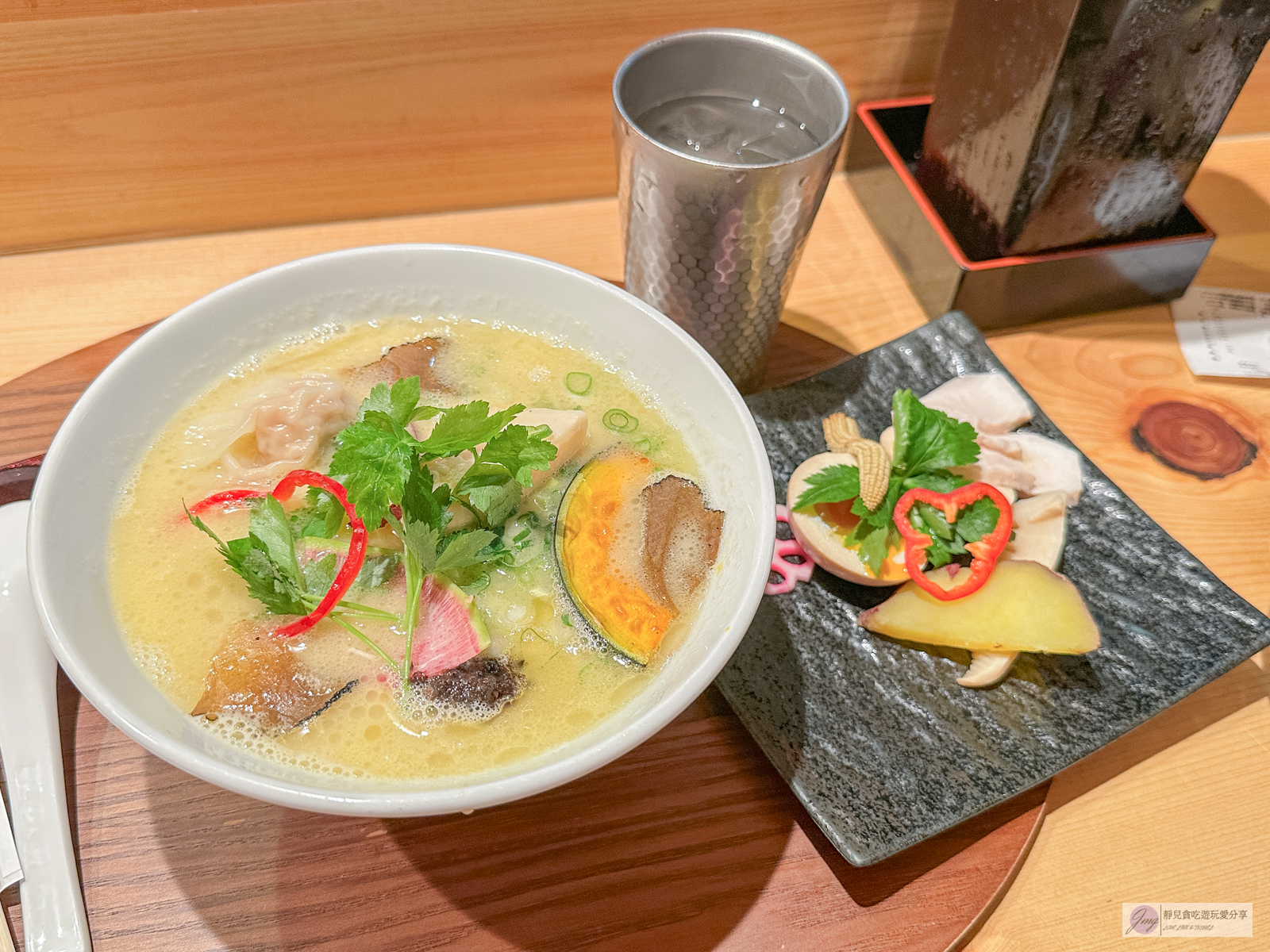 日本東京美食-銀座篝本店-隱藏在小巷裡！米其林推薦排隊人氣拉麵，濃郁松露雞白湯底超美味/鄰近銀座地鐵 @靜兒貪吃遊玩愛分享