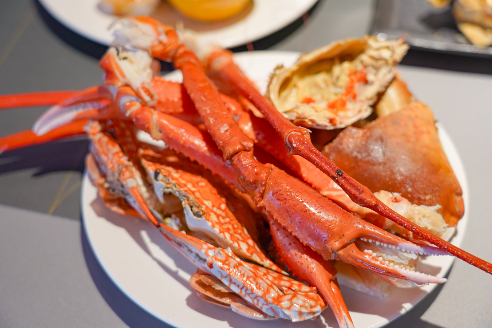 桃園美食-旭集和食集錦桃園中茂店-最難訂的Buffet吃到飽！日本四島八地美饌，松葉蟹、麵包蟹、鐵板干貝頂級料理吃到飽/位於藝文特區 @靜兒貪吃遊玩愛分享