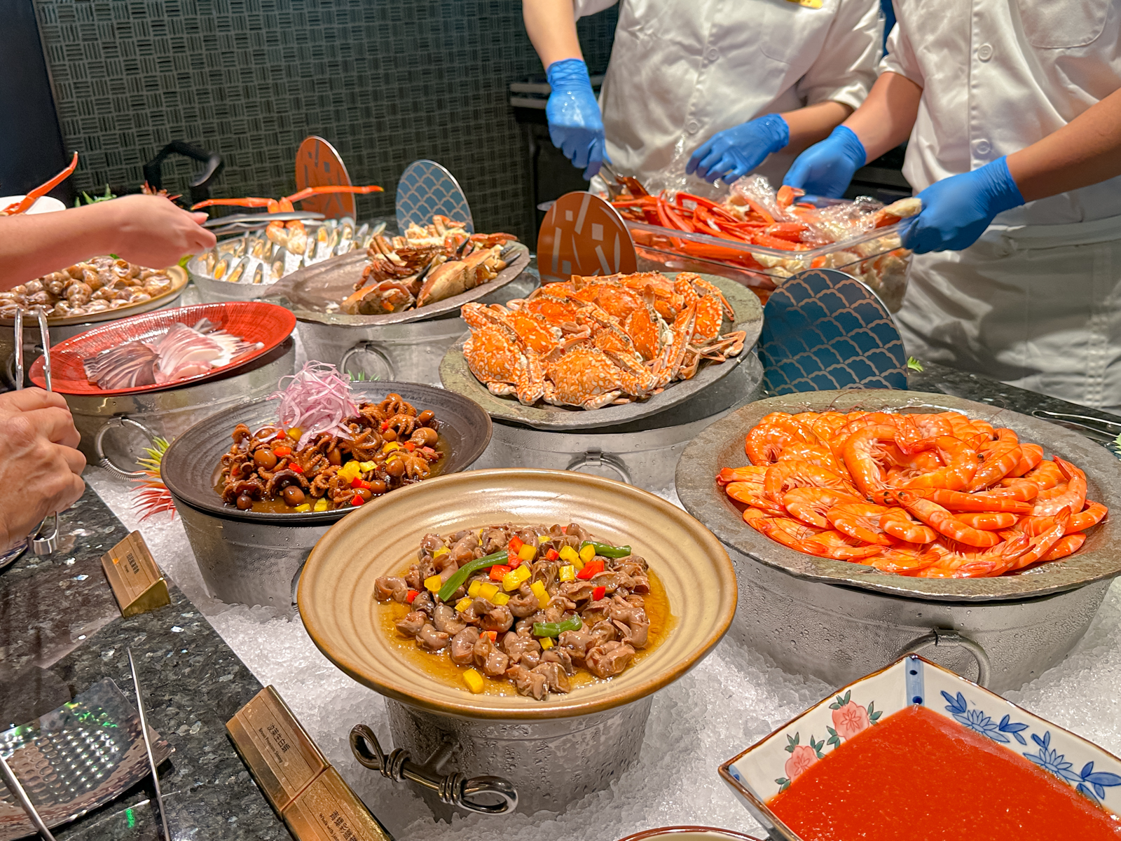 桃園美食-旭集和食集錦桃園中茂店-最難訂的Buffet吃到飽！日本四島八地美饌，松葉蟹、麵包蟹、鐵板干貝頂級料理吃到飽/位於藝文特區 @靜兒貪吃遊玩愛分享