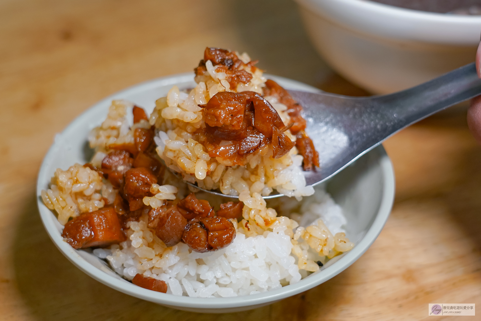 台南北區美食-西羅殿牛肉湯-在地排隊美食！經營超過20年，google三千多則評價高達4.6顆星，每日限量溫體牛肉湯，晚來吃不到/鄰近台南公園 @靜兒貪吃遊玩愛分享