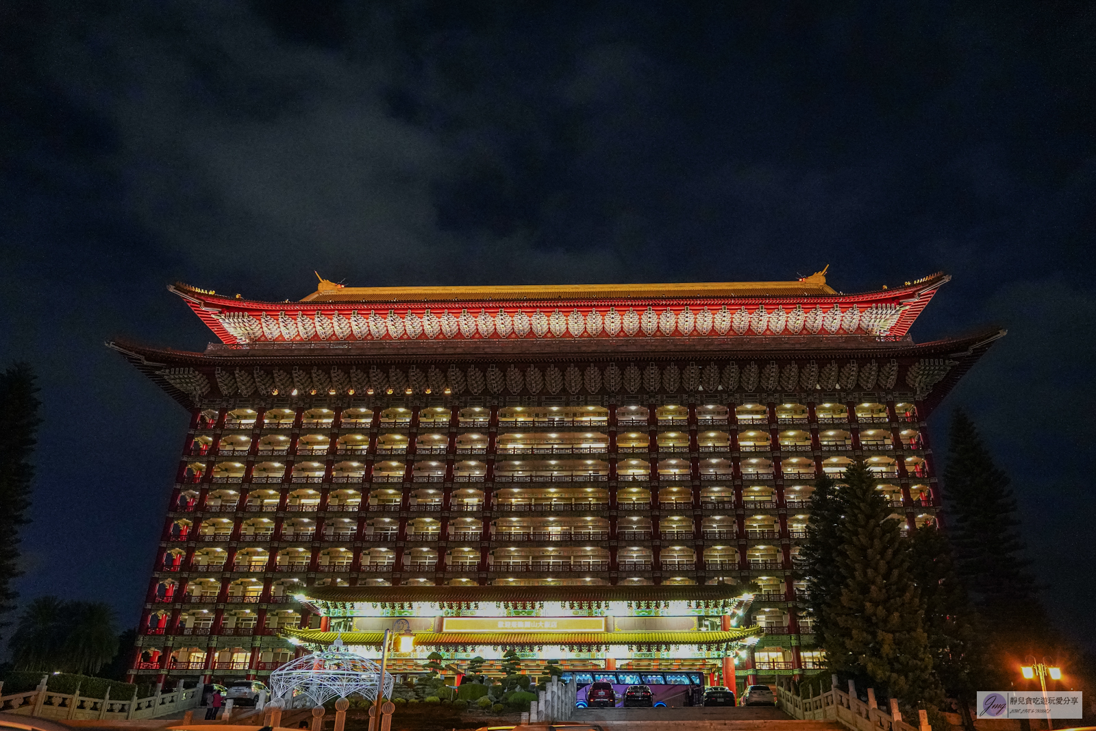 台北中山美食-圓山大飯店-圓苑-道地的江浙菜餚，推薦牛肉麵、黃魚煨麵，蔣夫人喜愛的御製紅豆鬆糕/鄰近劍潭站 @靜兒貪吃遊玩愛分享