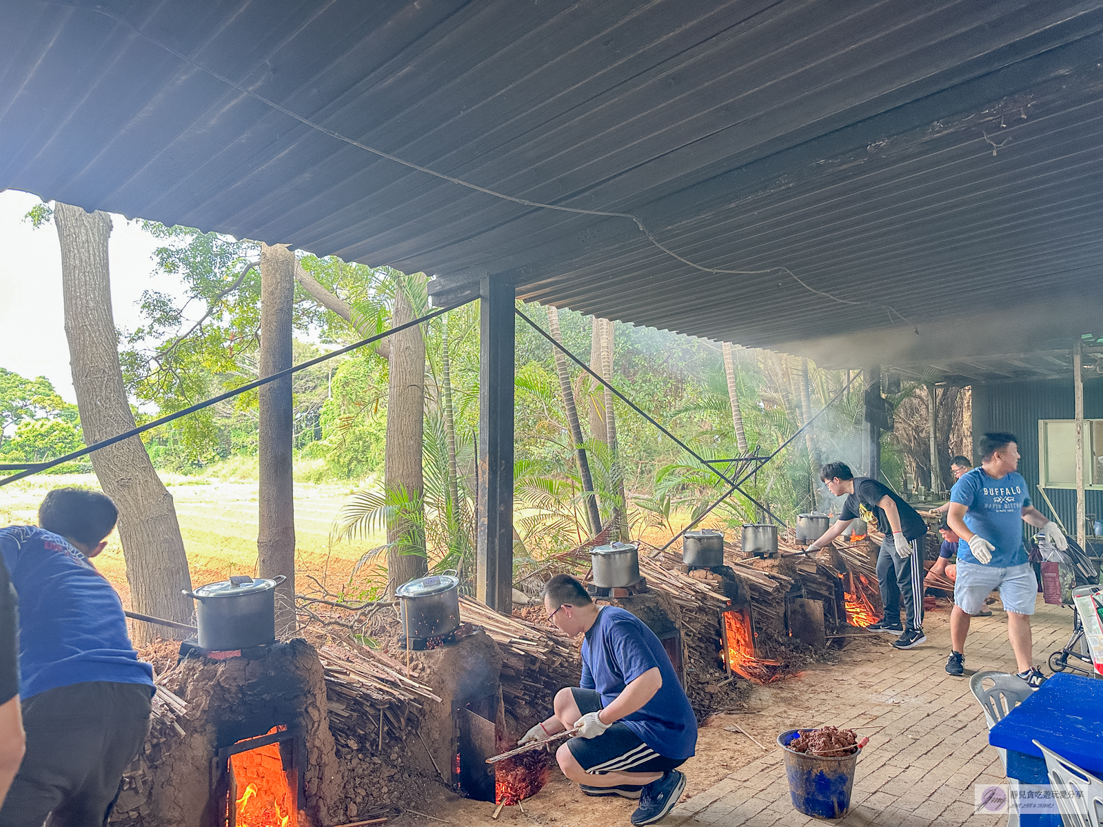 桃園景點-青林農場-門票只要100元，餵食草泥馬、乘坐小火車、控窯，浪漫唯美玻璃屋、花海超好拍，親子景點推薦 @靜兒貪吃遊玩愛分享