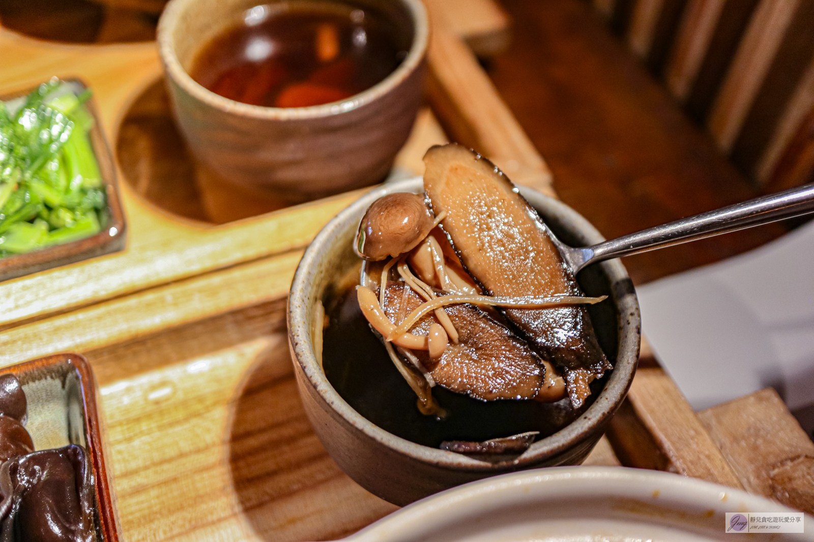 新北鶯歌美食-Teaday喝茶天-隱藏老街巷弄內！以茶入菜的中式佳餚，中日式混搭風格，滿牆茶壺超吸睛/鄰近鶯歌老街 @靜兒貪吃遊玩愛分享