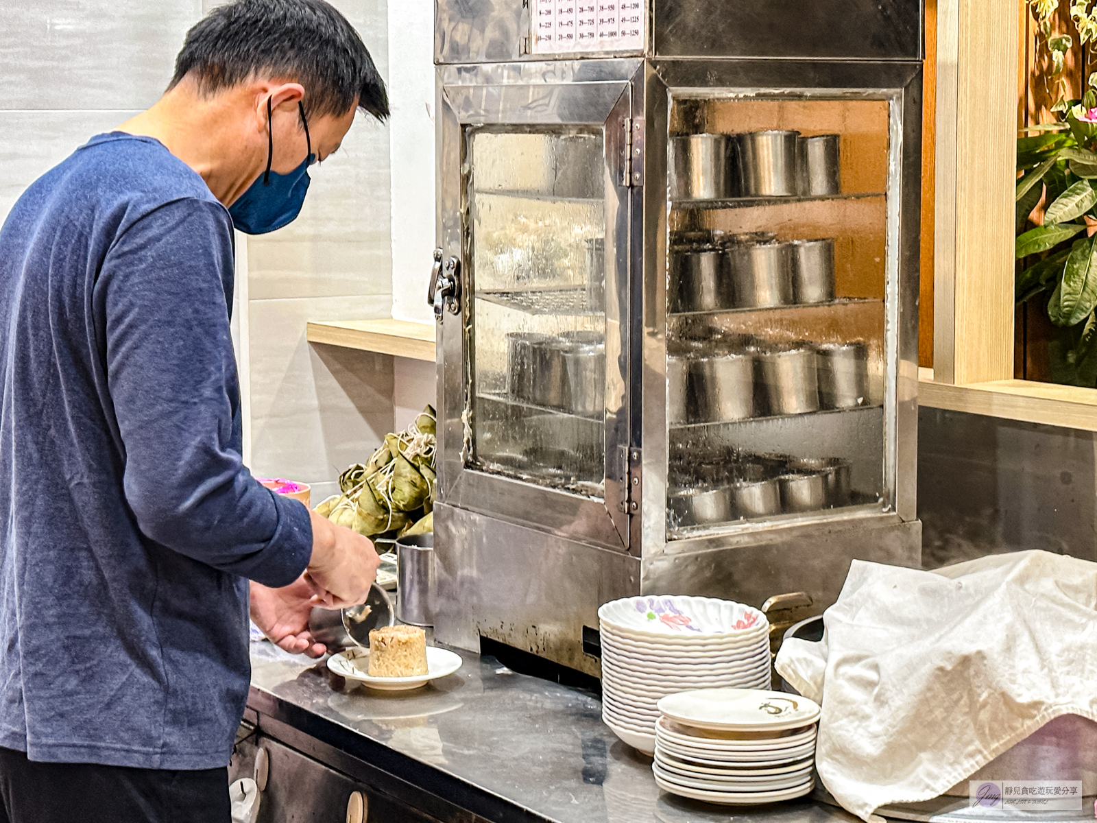 雲林莿桐美食-林家碗粿-在地經營80年老店！在地人從小吃到大的早餐，碗粿、米糕、肉粽均一價25元/鄰近莿桐國小 @靜兒貪吃遊玩愛分享