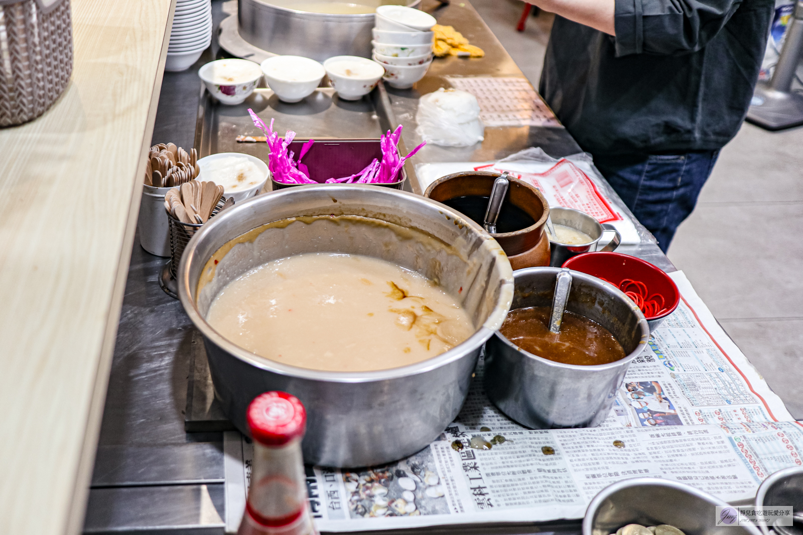 雲林莿桐美食-林家碗粿-在地老字號！在地人從小吃到大的80年老店，碗粿、米糕、肉粽均一價25元/鄰近莿桐國小(二訪) @靜兒貪吃遊玩愛分享