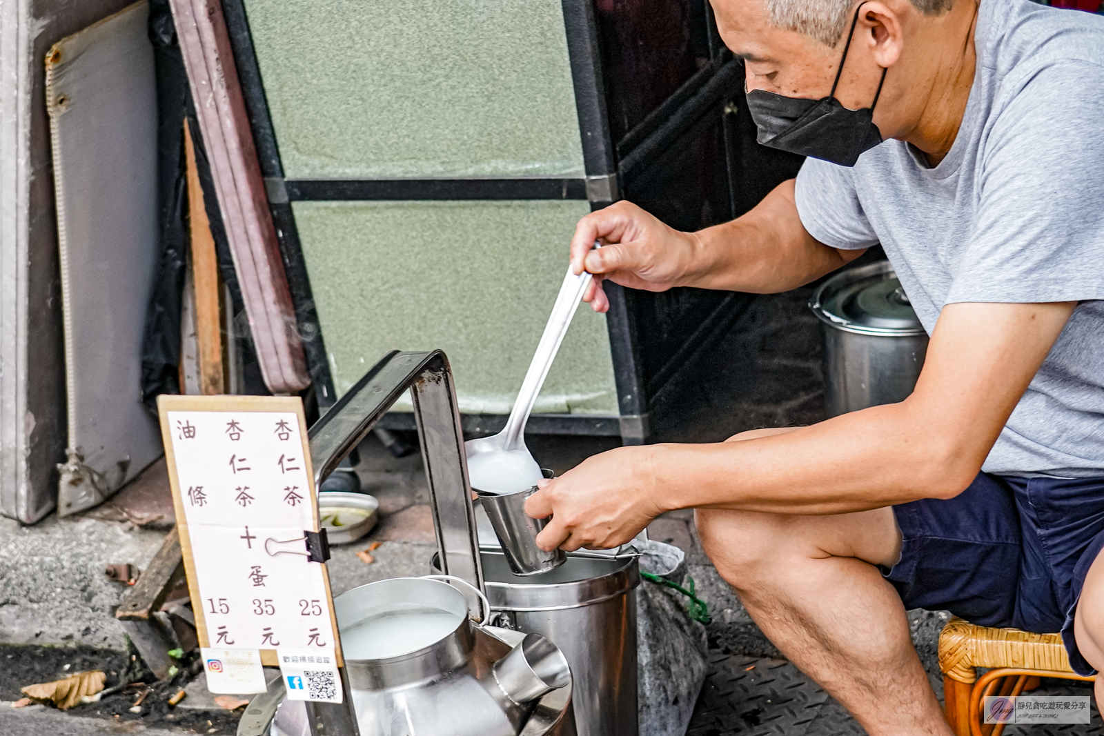 嘉義美食-嘉義南門包氏炭燒杏仁茶-延續80年的古早味！！在地人的街邊懷舊早餐炭燒杏仁茶/南門圓環 @靜兒貪吃遊玩愛分享