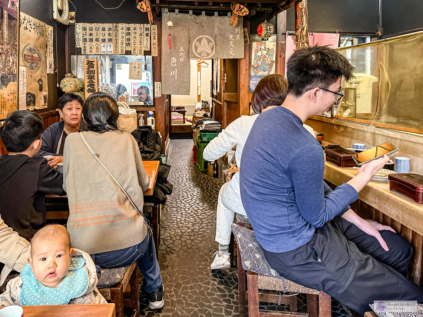 日本淺草美食-色川鰻魚飯-一天只營業2.5小時！營業至今163年，超人氣排隊鰻魚飯/鄰近淺草雷門 @靜兒貪吃遊玩愛分享