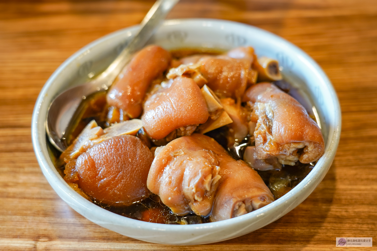 苗栗卓蘭美食-鵝行天下萬家香麵館-道地的客家美食，四川成都酸辣粉酸辣夠味/鄰近卓蘭峩崙廟 @靜兒貪吃遊玩愛分享