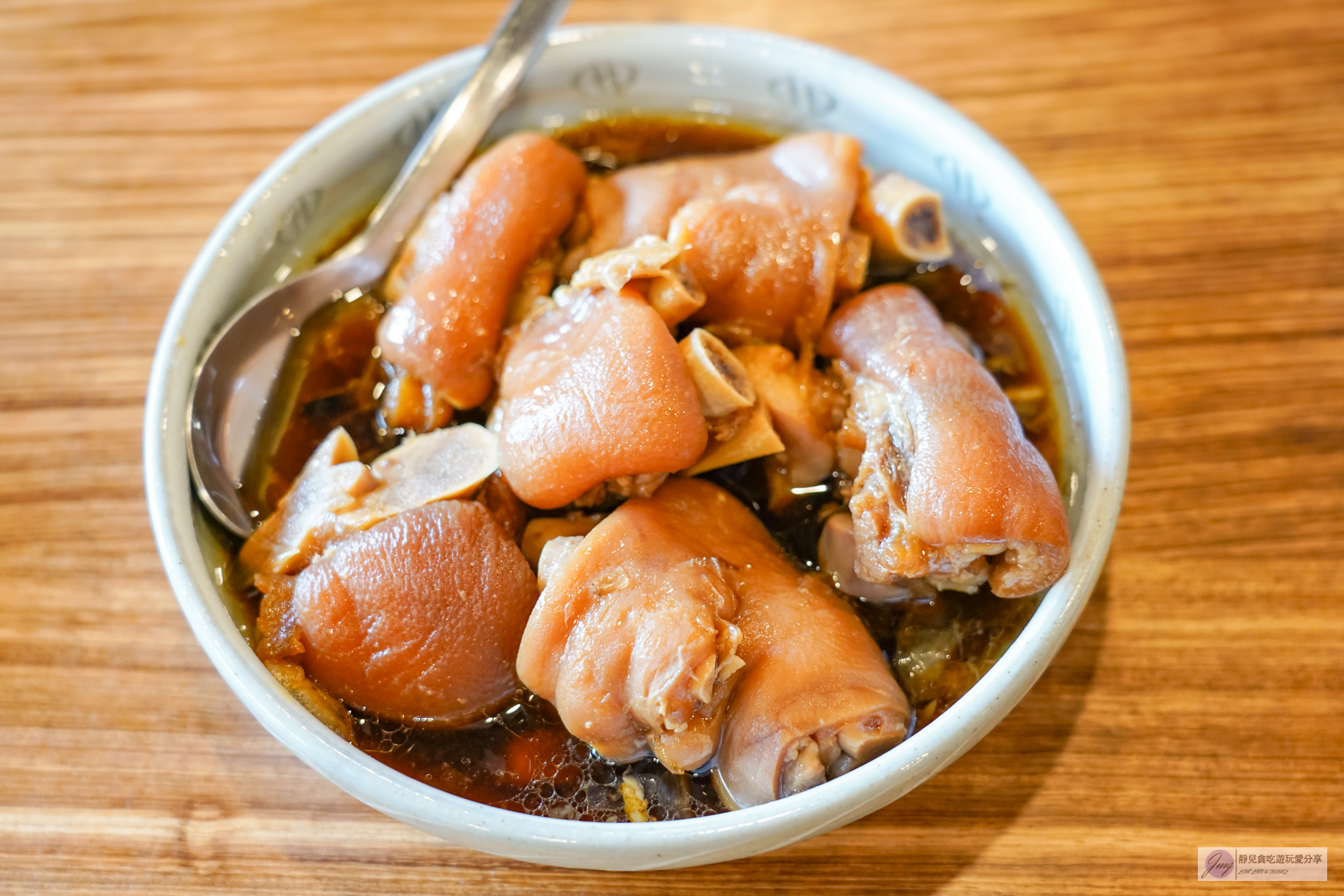 苗栗卓蘭美食-鵝行天下萬家香麵館-道地的客家美食，四川成都酸辣粉酸辣夠味/鄰近卓蘭峩崙廟 @靜兒貪吃遊玩愛分享