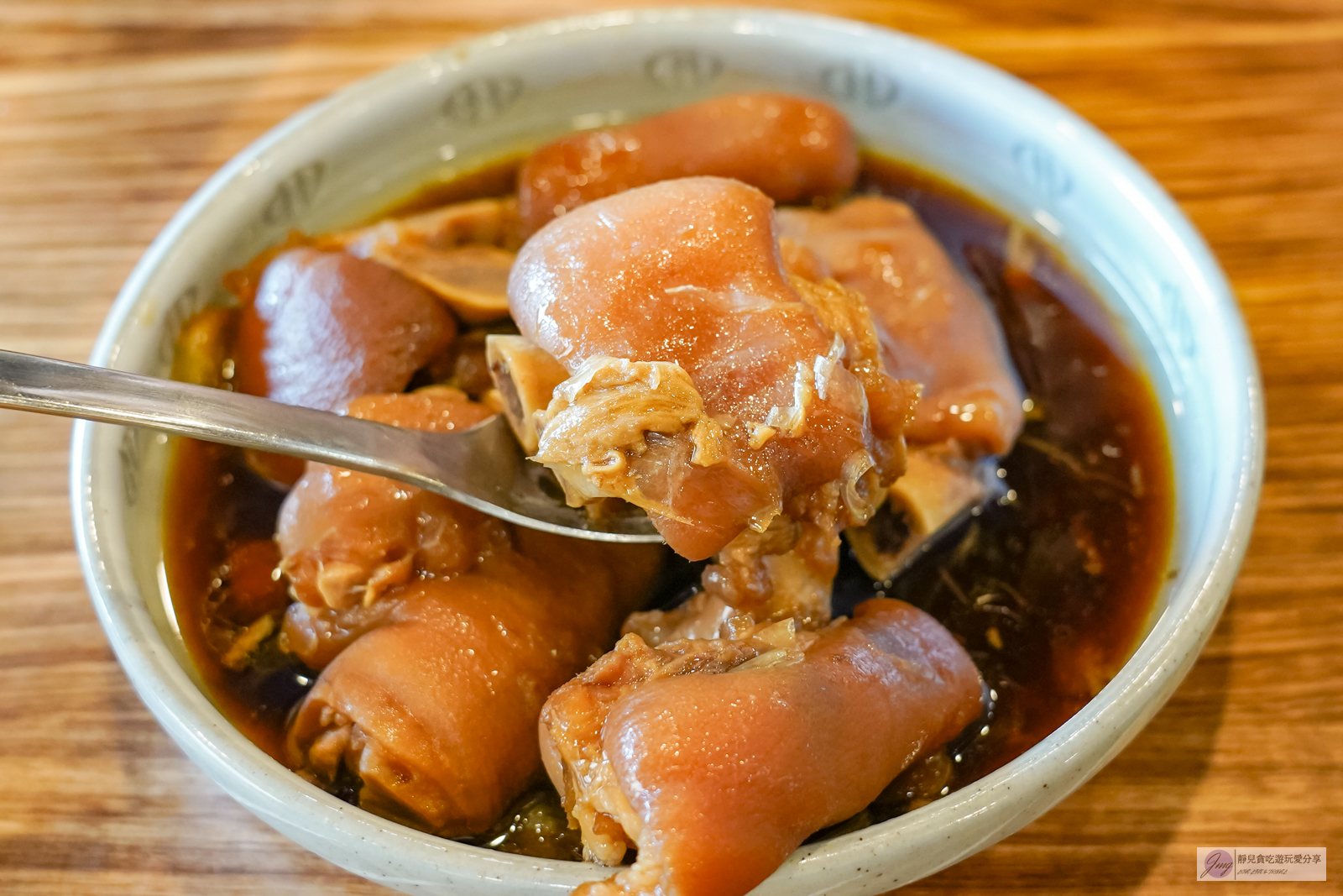 苗栗卓蘭美食-鵝行天下萬家香麵館-道地的客家美食，四川成都酸辣粉酸辣夠味/鄰近卓蘭峩崙廟 @靜兒貪吃遊玩愛分享