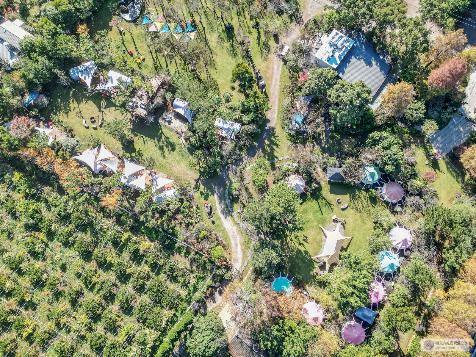 苗栗卓蘭住宿-寨酌然 野奢庄園-隱藏在森林裡！輕奢五星級豪華露營車一泊二食、泳池度假Villa精緻無菜單料理、手作DIY體驗/鄰近鯉魚潭水庫 @靜兒貪吃遊玩愛分享