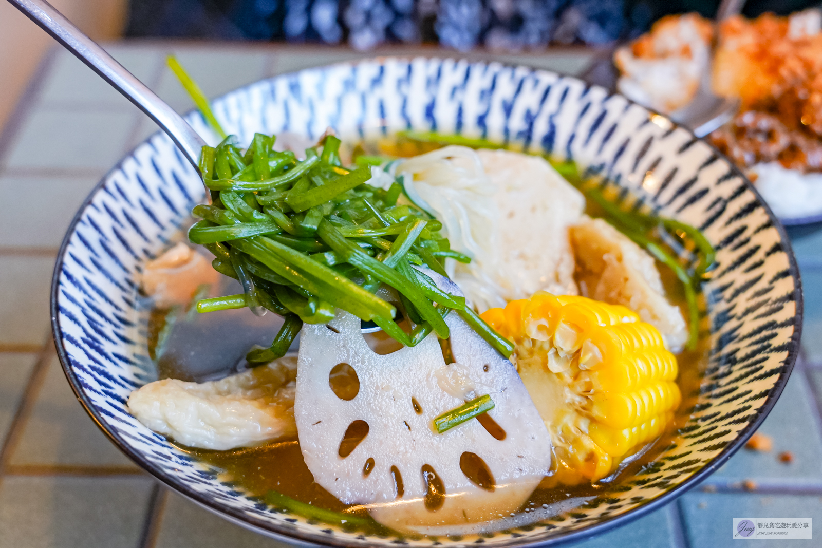 台中中區美食-柳川窟-隱藏在柳川古道深處！日式老宅改造的關東煮店，天然湯頭甘甜好喝可以無限續/鄰近柳川水岸景觀步道 @靜兒貪吃遊玩愛分享