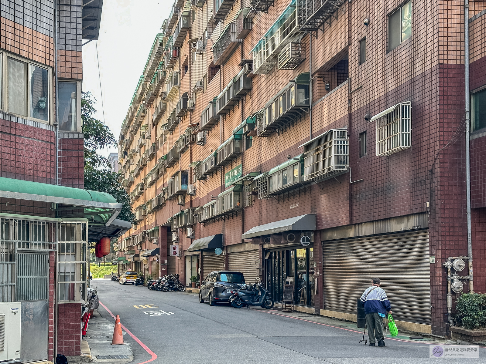 桃園美食-丄青初食 桃園店-隱藏住宅巷弄內！經典Brunch套餐只要138元的平價早午餐，酥皮蛋餅酥脆好吃/鄰近大有梯田生態公園 @靜兒貪吃遊玩愛分享